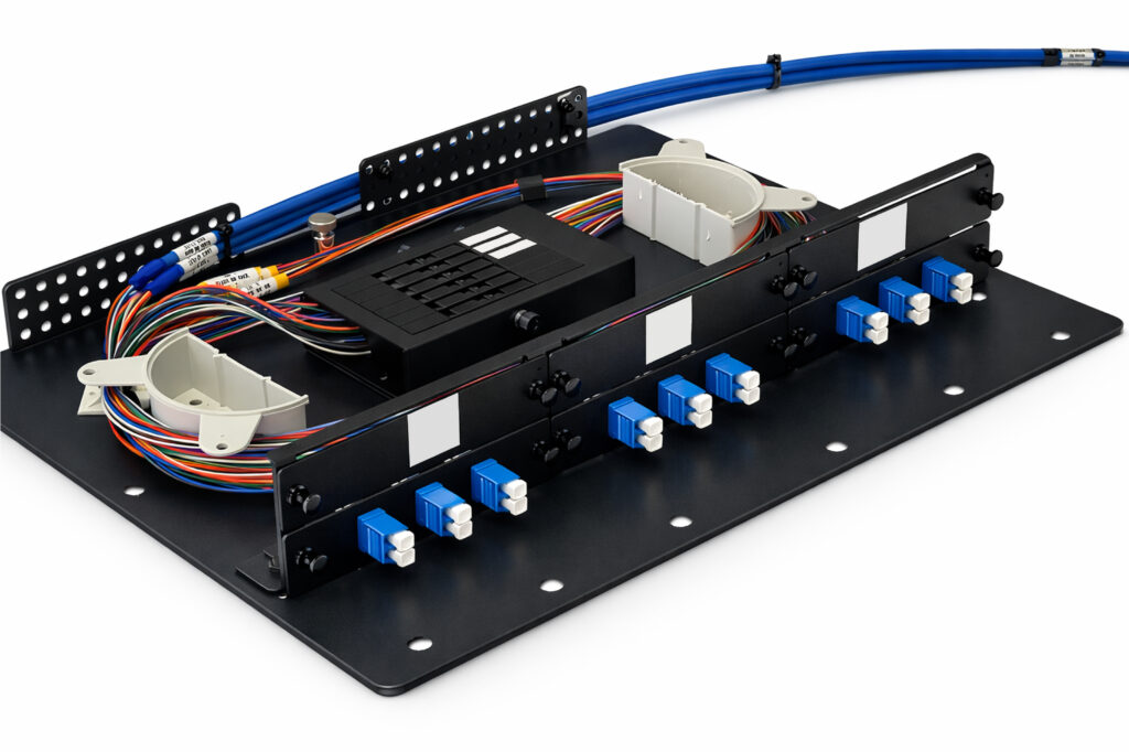 267-RES01-1L4 | Optical Fiber Rack-Mount Enclosure | Standard Series | Opened Front
